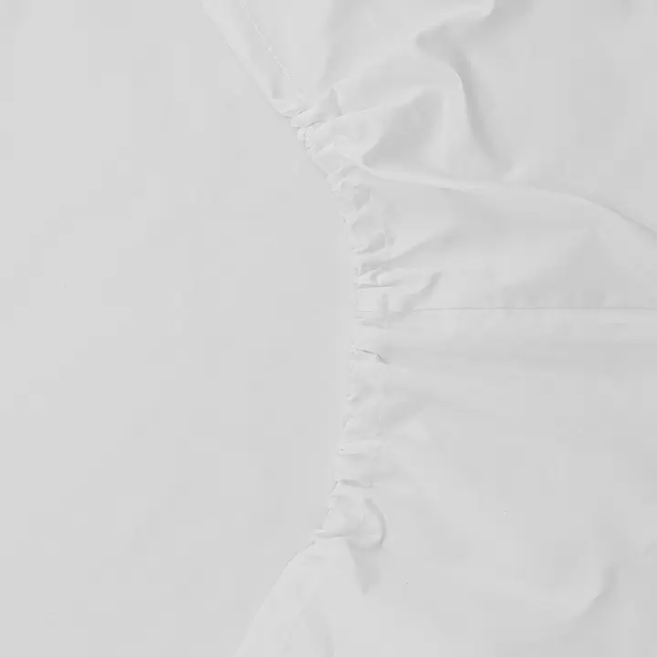 Простыня на резинке из плотного сатина белого цвета из коллекции essential, 180х200х30 см