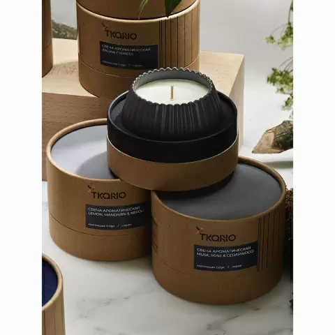Свеча ароматическая musk, rose & cedarwood из коллекции edge, серый