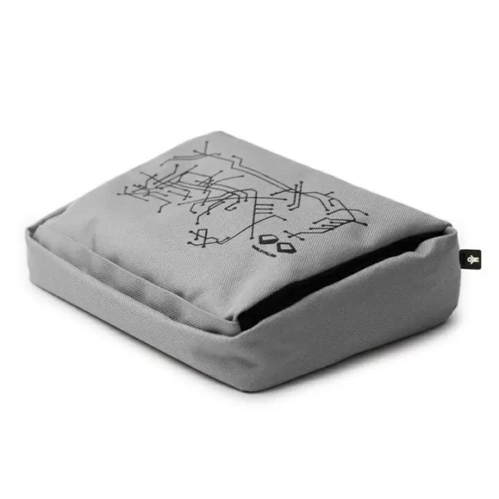 Подушка-подставка для планшета  с карманом Hitech 2