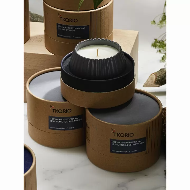 Свеча ароматическая vetiver & black cypress из коллекции edge, серый