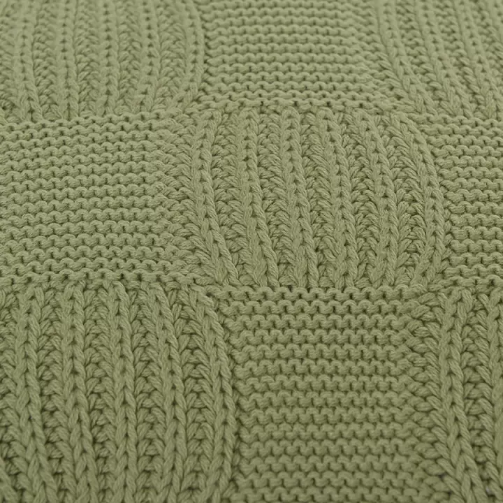 Подушка из хлопка рельефной вязки травянисто-зеленого цвета из коллекции essential, 50х50 см