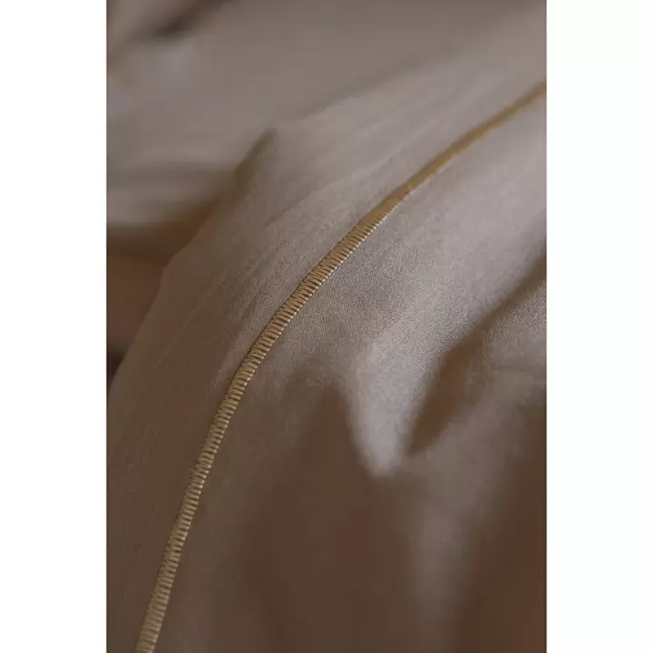 Комплект постельного белья с простыней из сатина бежевого цвета из египетского хлопка из коллекции essential, пододеяльник 200x220, 2 наволочки (50x70) Простыня из сатина 240x270