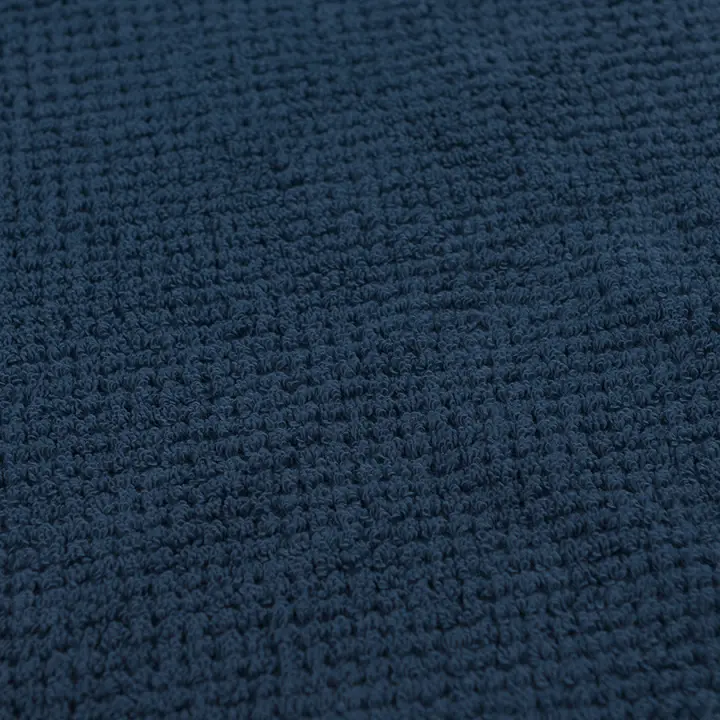 Полотенце для рук фактурное темно-синего цвета из коллекции Tkano Essential