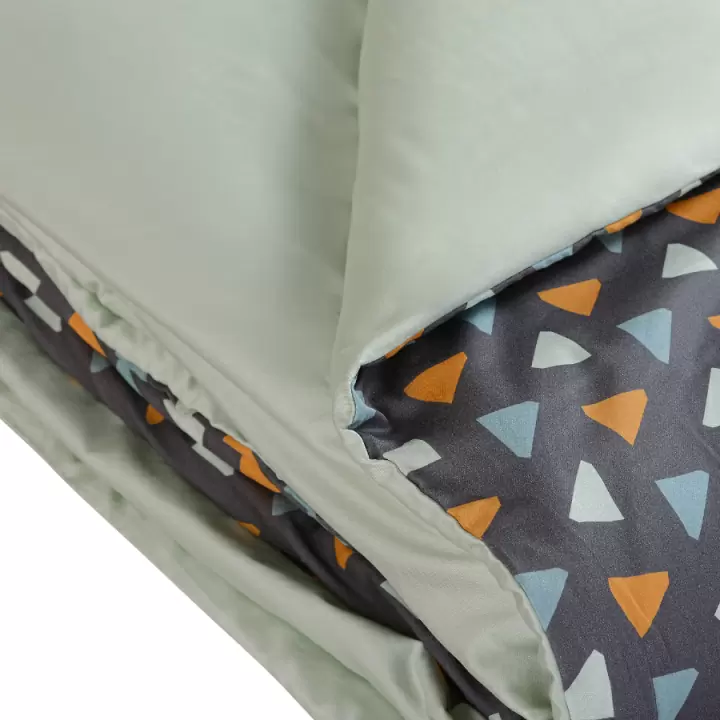 Комплект постельного белья двуспальный из сатина мятного цвета с принтом triangles из коллекции wild
