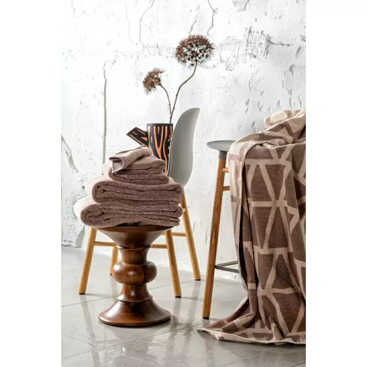 Полотенце жаккардовое банное с авторским дизайном geometry, коричнево-бежевое wild, 70х140 см