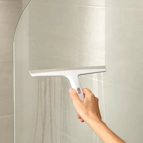 Сгон для воды с держателем на присоске Joseph Joseph Easystore