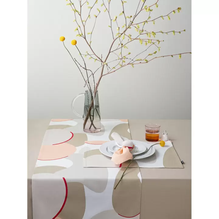 Дорожка на стол из хлопка бежевого цвета с авторским принтом из коллекции freak fruit
