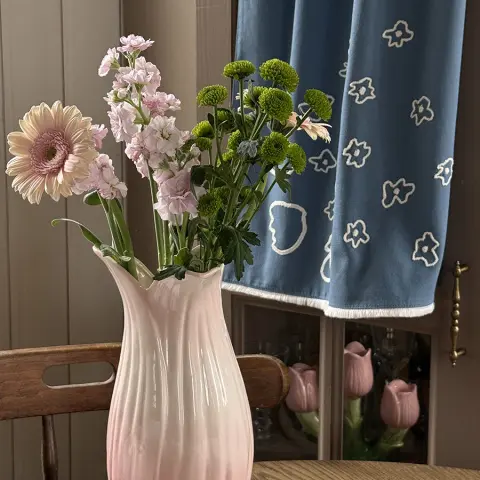 Ваза petal нежно-розового цвета из коллекции blossom, 26 см