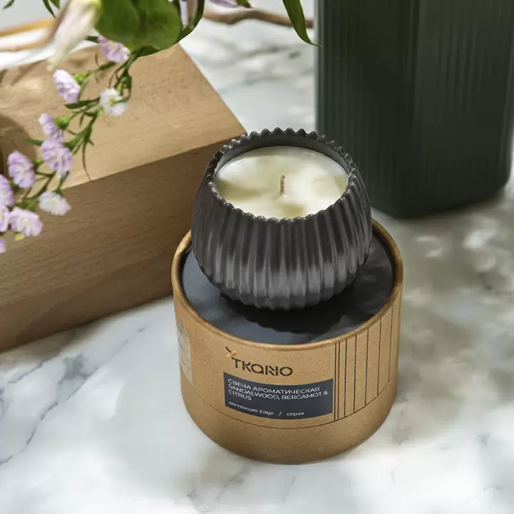 Свеча ароматическая green tea & pear blossom из коллекции edge, серый