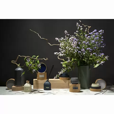 Свеча ароматическая green tea & pear blossom из коллекции edge, серый