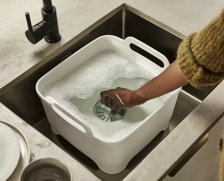 Контейнер для мытья посуды Joseph Joseph Wash&Drain, бело-зеленый