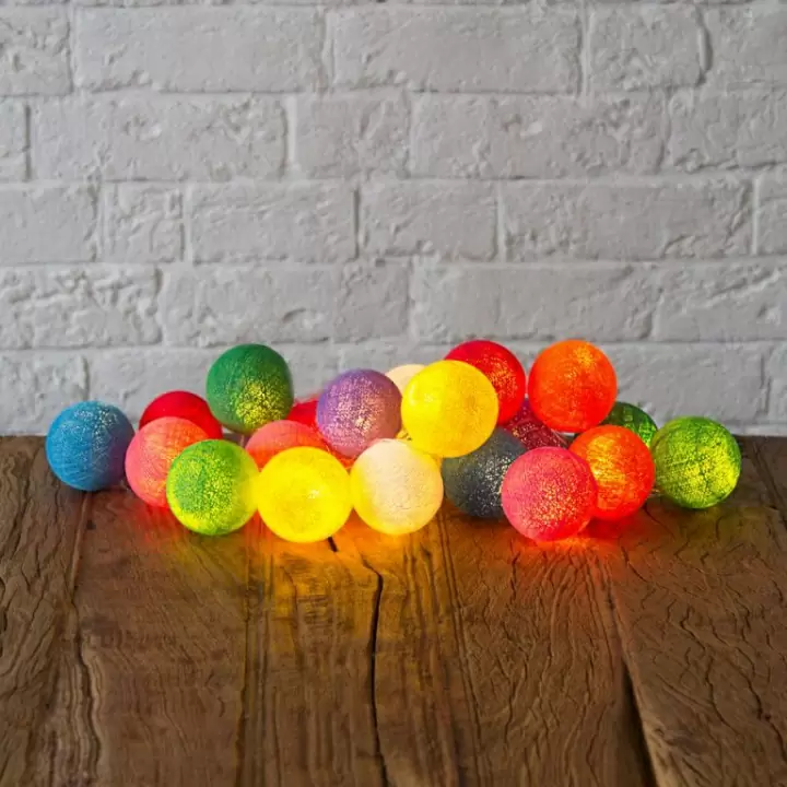 Электрогирлянда (20 хлопковых шаров) №12. Гирлянда шары светодиодная. Гирлянда цветные шары. Гирлянда шарики разноцветные.