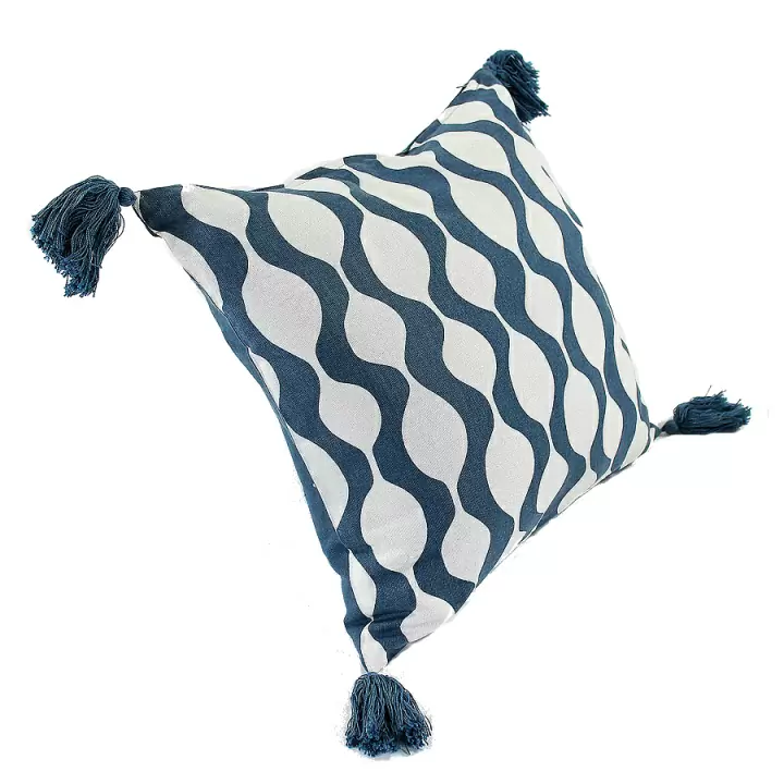 Чехол для подушки с кисточками traffic, серо-синего цвета cuts&pieces, 45х45 см