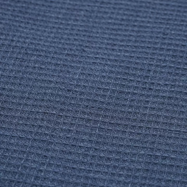 Набор из двух вафельных полотенец изо льна темно-синего цвета из коллекции essential, 50х70 см