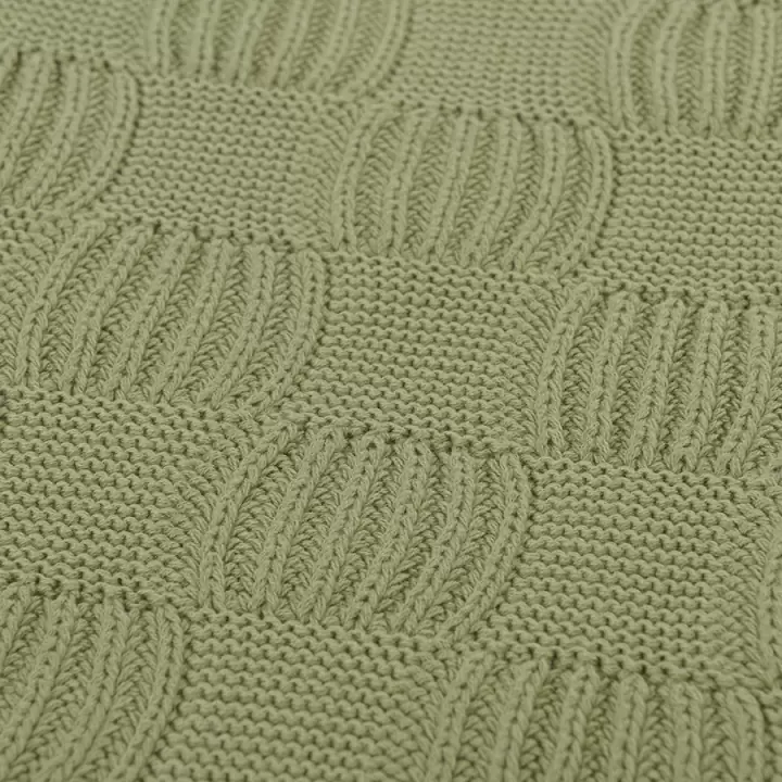 Плед из хлопка рельефной вязки травянисто-зеленого цвета из коллекции essential, 130х170 см