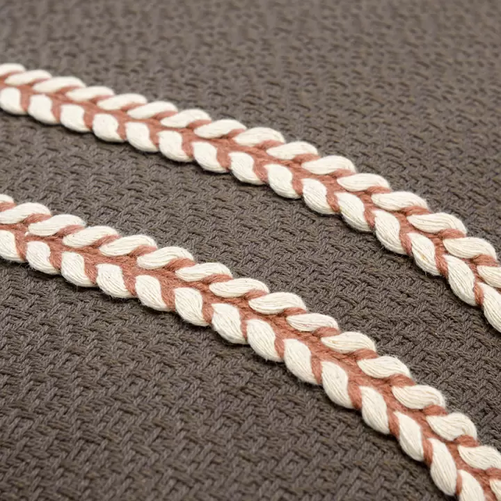 Подушка декоративная базовая braids серо-коричневого цвета из коллекции ethnic, 30х45 см
