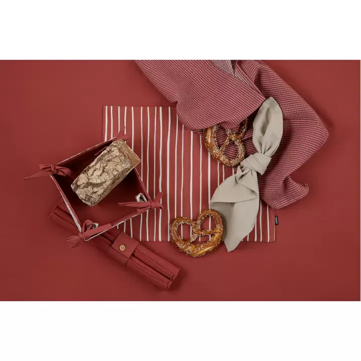 Корзинка для хлеба из хлопка терракотового цвета с принтом Цветы из коллекции prairie