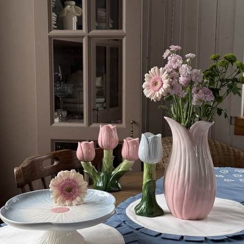 Подсвечник floret голубого цвета из коллекции blossom, 20 см