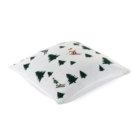 Подушка вязаная с новогодним рисунком Лыжники из коллекции new year essential, 45x45 см